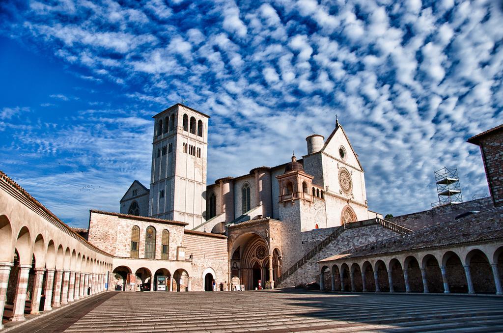 Hotel Vignola Assisi Exterior photo
