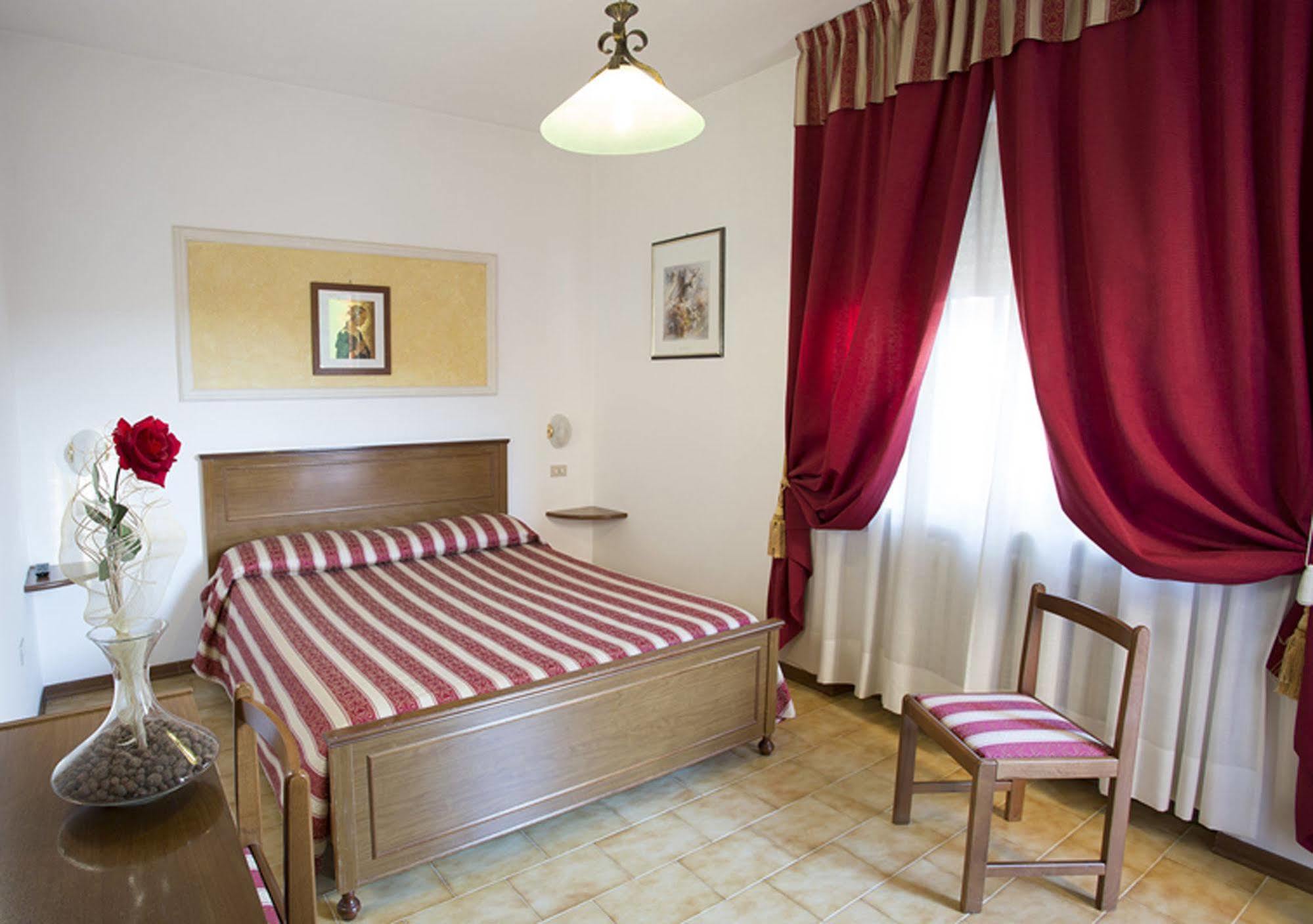 Hotel Vignola Assisi Exterior photo