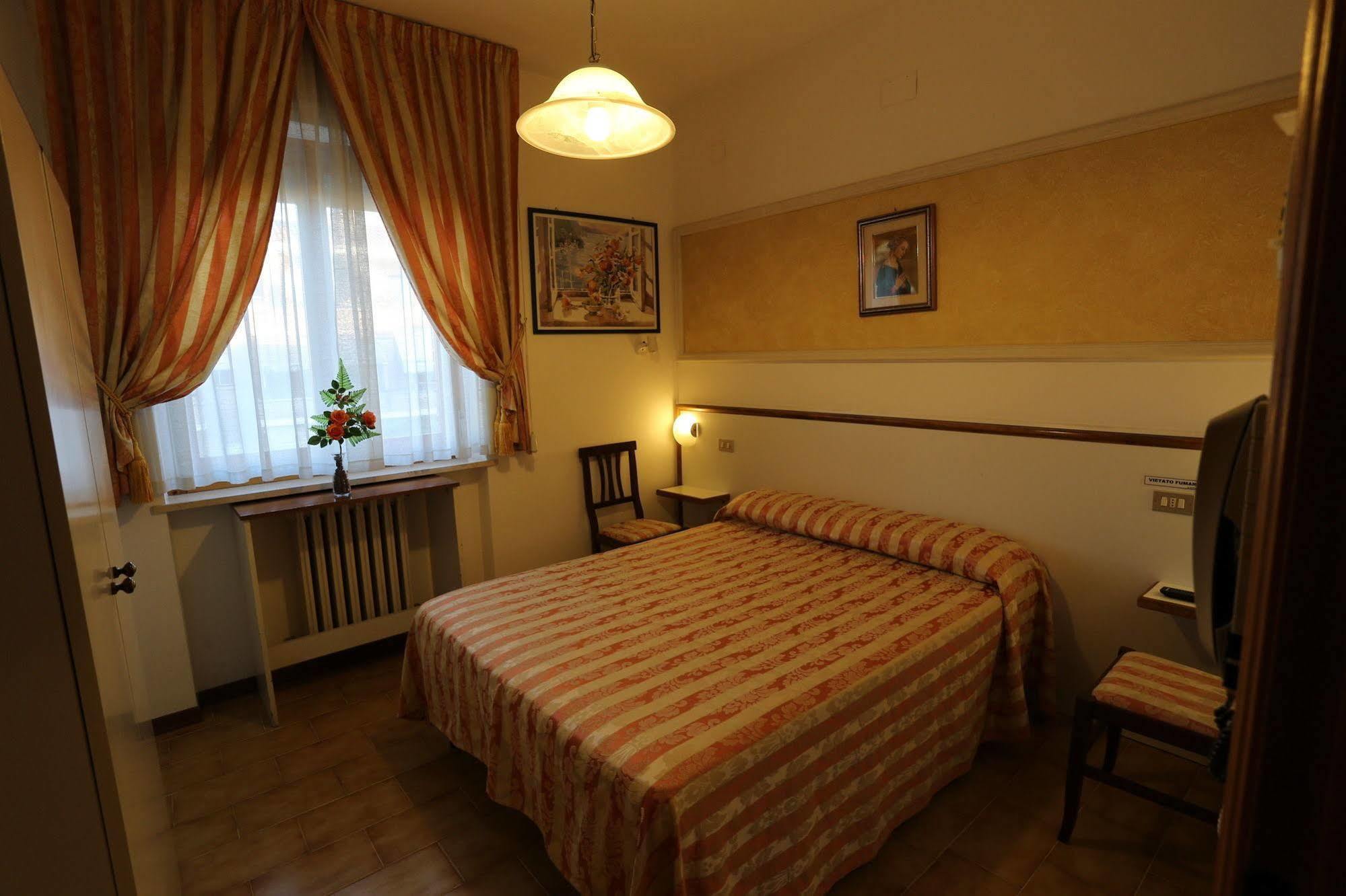 Hotel Vignola Assisi Exterior photo
