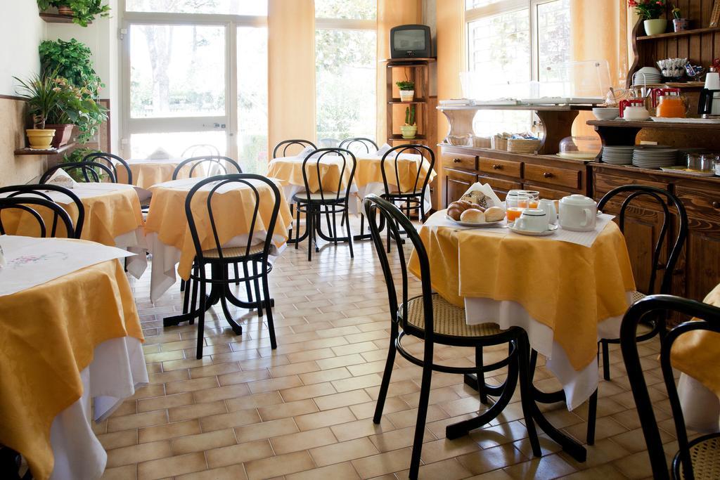 Hotel Vignola Assisi Exterior photo